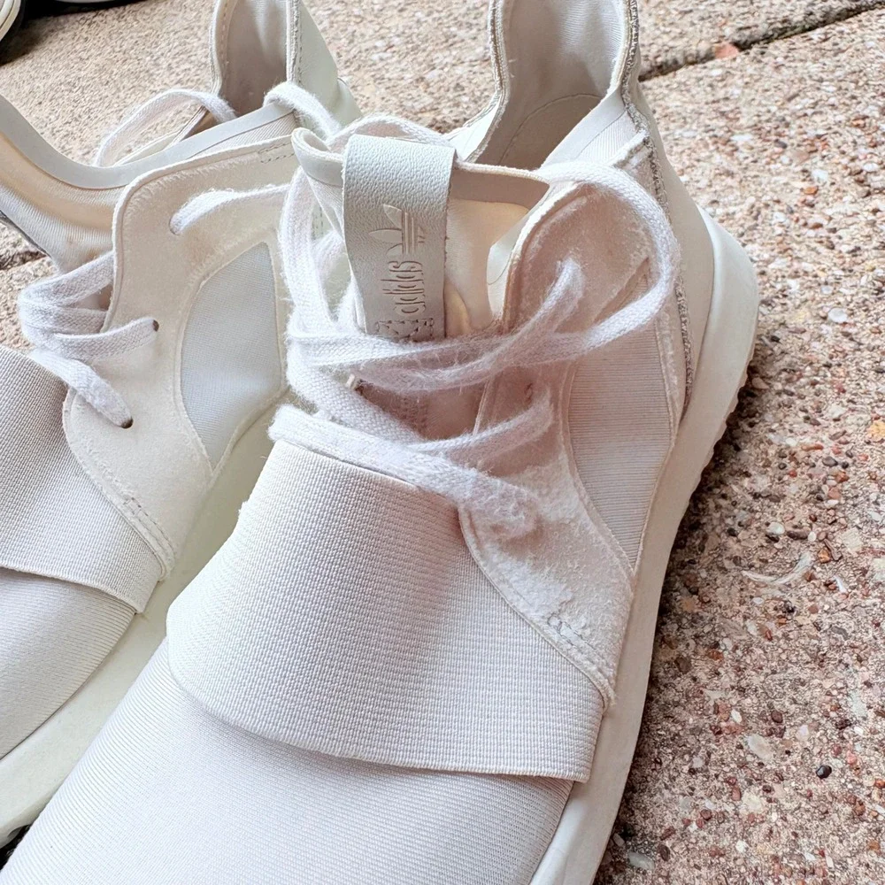 Adidas Women's Tubular Defiant white size 7.5 lightweight flexible sneakers